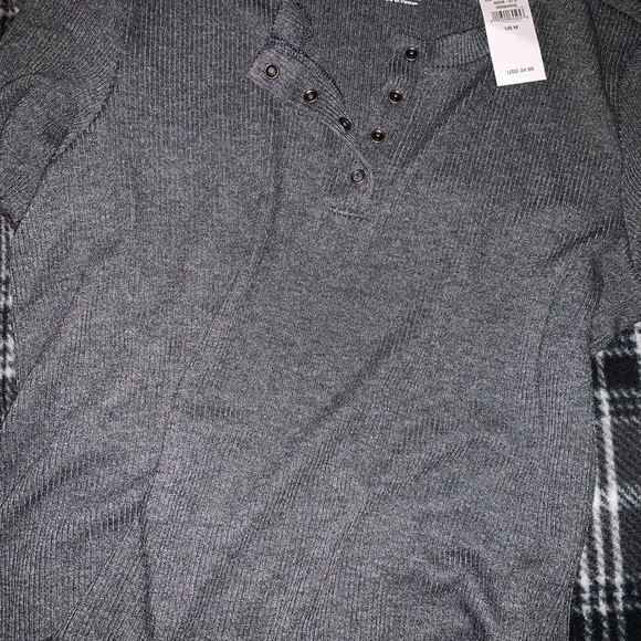 2 AEO Ribbed Lettuce Edge Tees - Picture 4 of 6